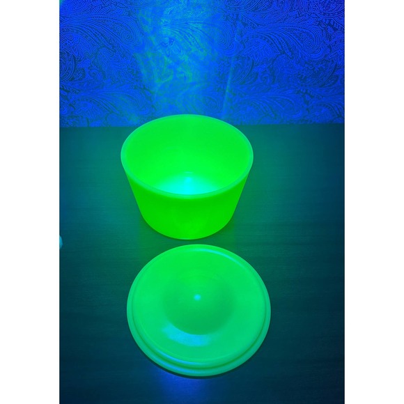 1930s Jeannette jadeite bowl with lid - Picture 2 of 10